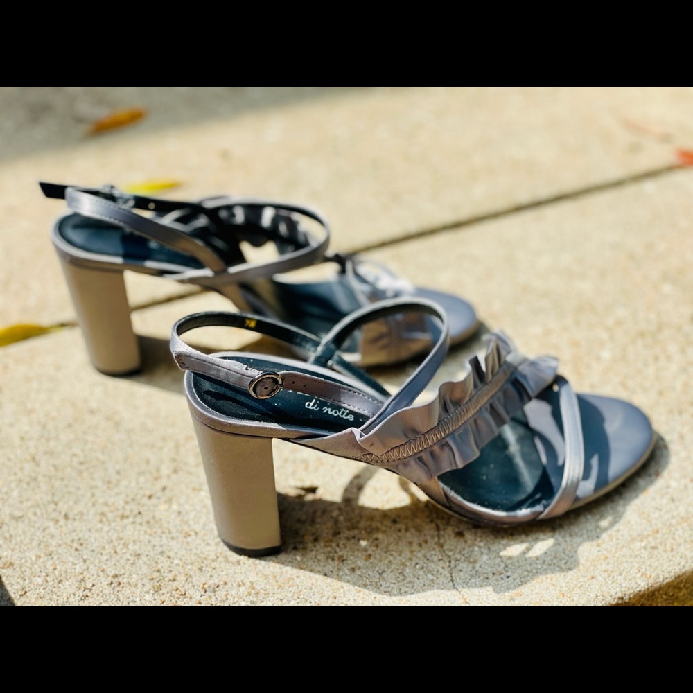 Vaneli Beyla Pewter Satin 3” fat heels size 9